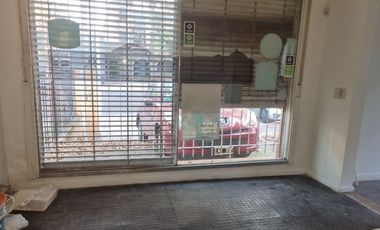 Local en ALQUILER ubicada en San Isidro sobre Av Libertador Apta Comercial