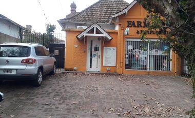 Local en ALQUILER ubicada en San Isidro sobre Av Libertador Apta Comercial