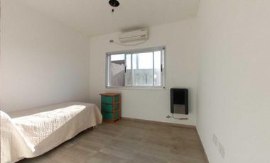 Casa en venta -2 Dormitorios 1 Baño - Melchor Romero