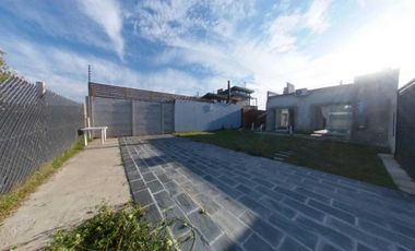 Casa en venta -2 Dormitorios 1 Baño - Melchor Romero