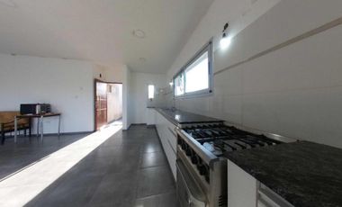 Casa en venta -2 Dormitorios 1 Baño - Melchor Romero