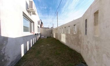 Casa en venta -2 Dormitorios 1 Baño - Melchor Romero