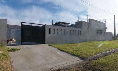 Casa en venta -2 Dormitorios 1 Baño - Melchor Romero