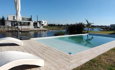 Venta Casa a La Laguna en El Naudir Escobar EC
