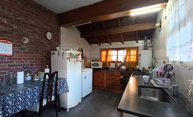 EN BLOCK – CASA   2 DEPARTAMENTOS