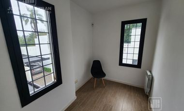 Casa de 3 dormitorios en Jardines del Golf - Villa Allende
