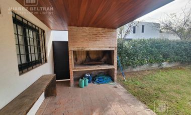 Casa de 3 dormitorios en Jardines del Golf - Villa Allende