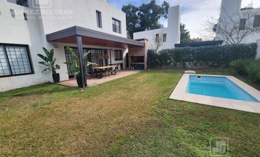 Casa de 3 dormitorios en Jardines del Golf - Villa Allende