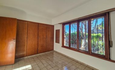 Casa con quincho y parque en Bosque Alegre