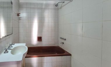 Casa con quincho y parque en Bosque Alegre