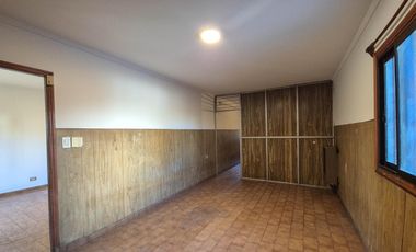 Casa con quincho y parque en Bosque Alegre