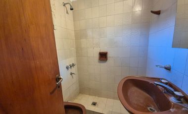 Casa con quincho y parque en Bosque Alegre