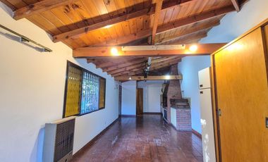 Casa con quincho y parque en Bosque Alegre