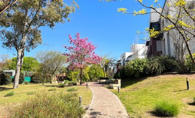 VENTA| DEPARTAMENTO 2 dorm. con COCHERA en CASONAS DEL PARQUE