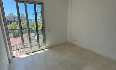 Hermoso departamento super luminoso con doble cochera - amenities y parrilla propia