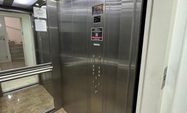 Hermoso departamento super luminoso con doble cochera - amenities y parrilla propia