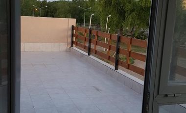 Alquiler - Casa 2 dormitorios + escritorio | B° Privado Costa Río | Neuquén