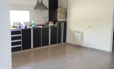 Alquiler - Casa 2 dormitorios + escritorio | B° Privado Costa Río | Neuquén