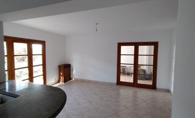 CASA 2 PLANTAS 4 DORMITORIOS EN ALQUILER