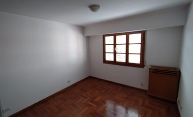 CASA 2 PLANTAS 4 DORMITORIOS EN ALQUILER