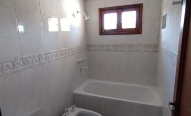 CASA 2 PLANTAS 4 DORMITORIOS EN ALQUILER