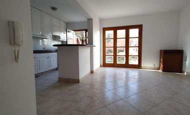 CASA 2 PLANTAS 4 DORMITORIOS EN ALQUILER