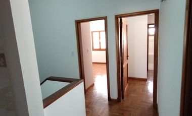 CASA 2 PLANTAS 4 DORMITORIOS EN ALQUILER