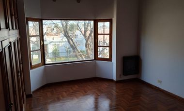 CASA 2 PLANTAS 4 DORMITORIOS EN ALQUILER