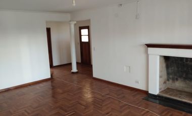 CASA 2 PLANTAS 4 DORMITORIOS EN ALQUILER