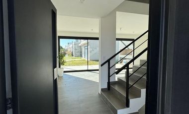 Duplex 3 Dormitorios 3 Baños cochera y parrilla