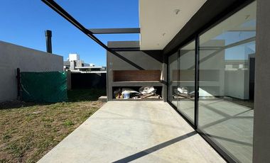 Duplex 3 Dormitorios 3 Baños cochera y parrilla