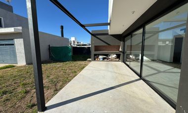 Duplex 3 Dormitorios 3 Baños cochera y parrilla