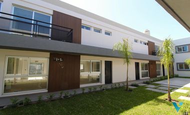 Casa en Venta Castelar a estrenar Ph en Condominio cerrado.