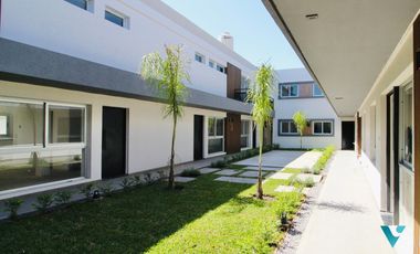 Casa en Venta Castelar a estrenar Ph en Condominio cerrado.