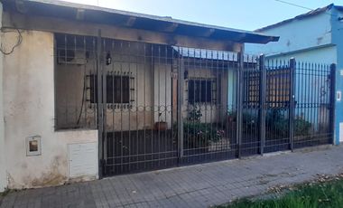 Casa  2 Dormitorios Belgrano 1832 V. Gdor. Gálvez