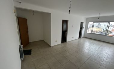 MONOAMBIENTE  MUY AMPLIO
