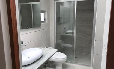 HERMOSA CASA  ESTILO MINIMALISTA  EN ZONA ESMERALDA