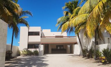 Casa en venta frente al mar en Chuburná
