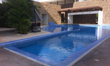 DEPARTAMENTO EN RENTA CON VISTA AL CAMPO DE GOLF, YUCATAN COUNTRY CLUB