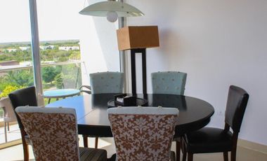 DEPARTAMENTO EN RENTA CON VISTA AL CAMPO DE GOLF, YUCATAN COUNTRY CLUB