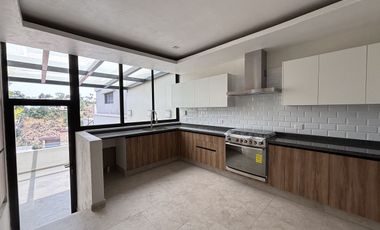 ESTRENA CASA EN LOMAS DE LA HERRADURA VENTA