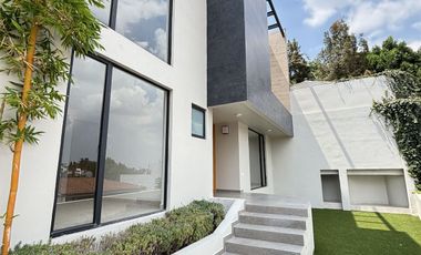 ESTRENA CASA EN LOMAS DE LA HERRADURA VENTA