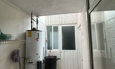 Casa amueblada en renta 3 recámaras en fraccionamiento, zona Angelópolis.