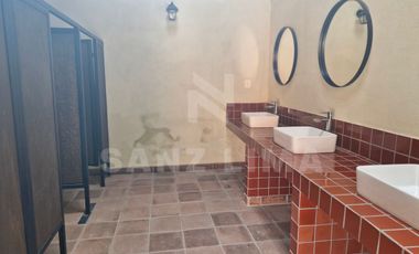 Urquijo Residencial: Casa Cantabria, elegante, amplios espacios, finos acabados.