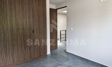 Urquijo Residencial: Casa Cantabria, elegante, amplios espacios, finos acabados.