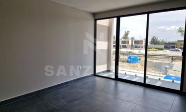 Urquijo Residencial: Casa Cantabria, elegante, amplios espacios, finos acabados.
