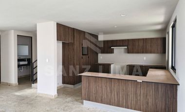 Urquijo Residencial: Casa Cantabria, elegante, amplios espacios, finos acabados.