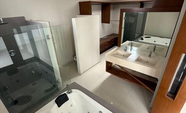 Casa en Venta – Valle Imperial, Coto 19 (Imperio Maya)