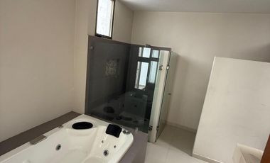 Casa en Venta – Valle Imperial, Coto 19 (Imperio Maya)