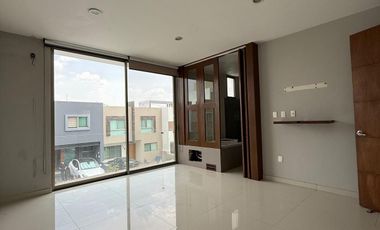 Casa en Venta – Valle Imperial, Coto 19 (Imperio Maya)
